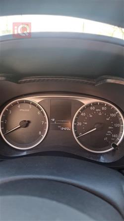 نيسان فيرسا